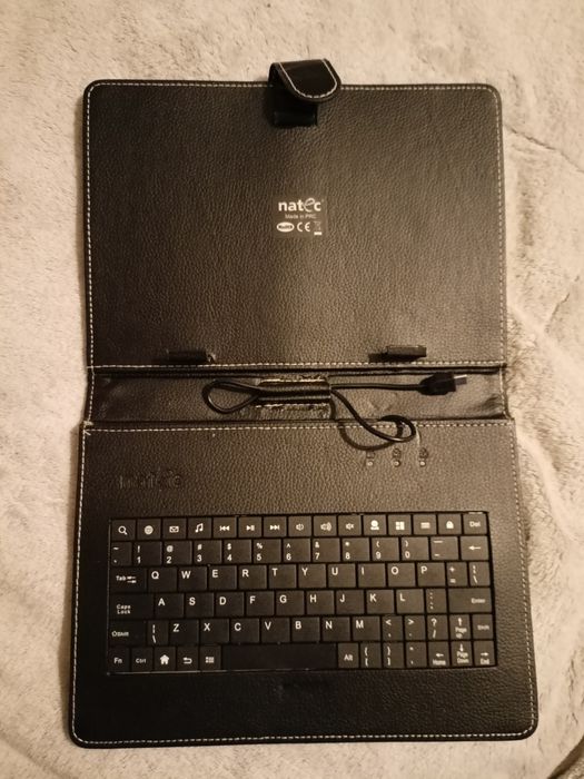Etui z klawiaturą do tabletu