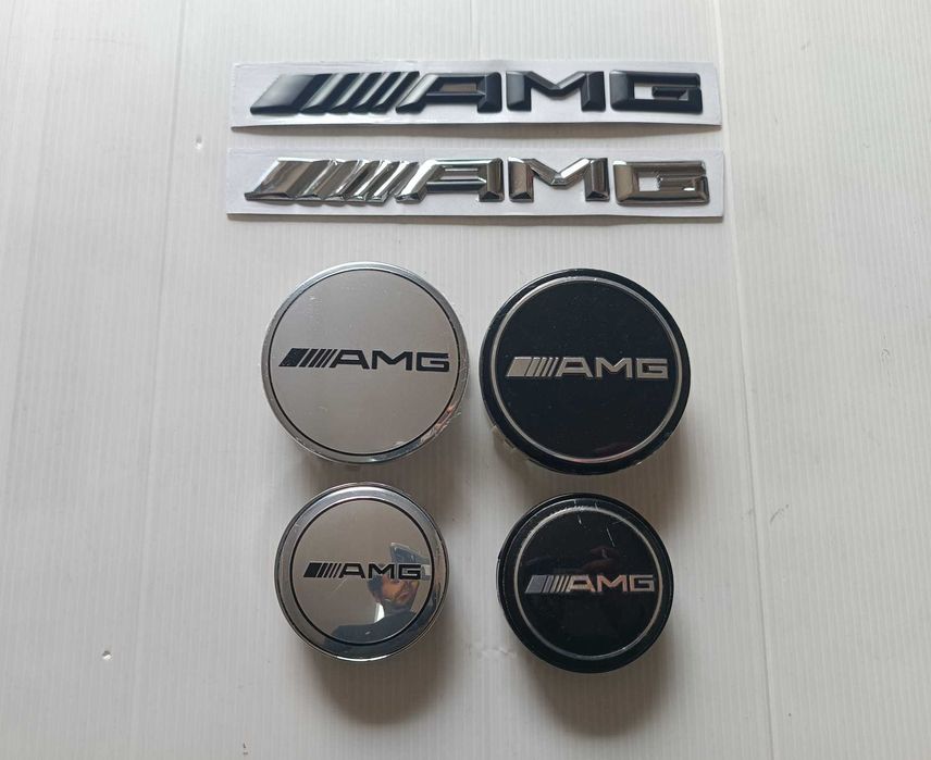Centros/tampas de jante completos e emblemas Mercedes AMG