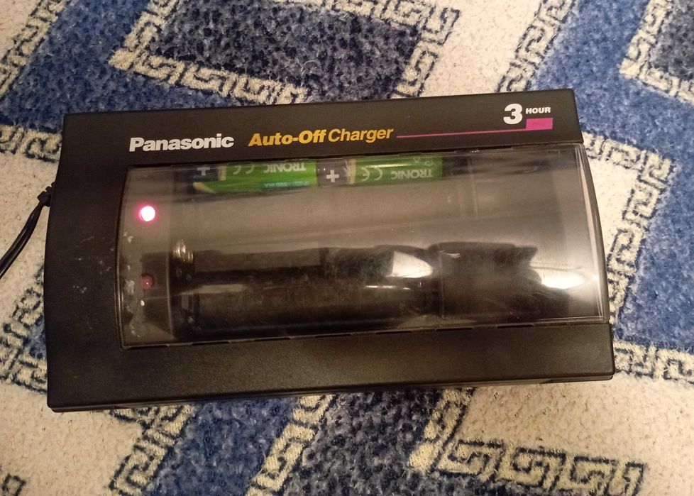 Зарядний пристрій для батарейок Panasonic BQ-4FE (АА, ААА, D, C, 9v)