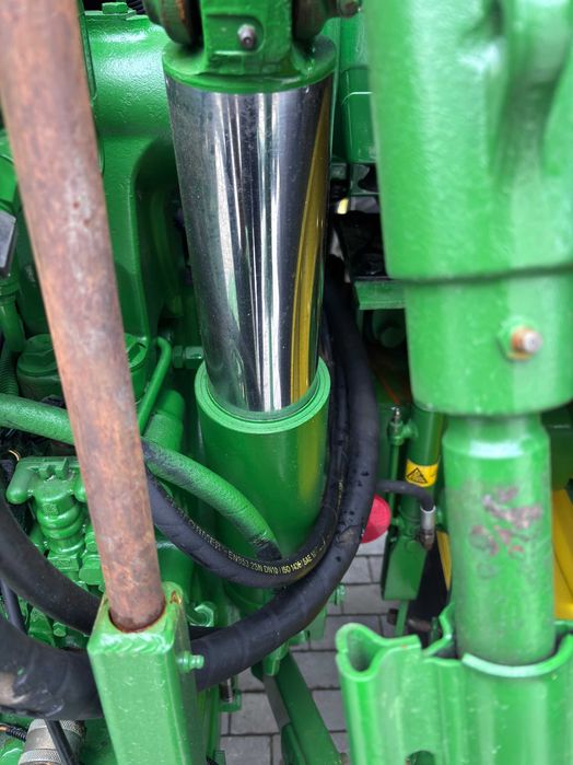 John Deere 6820 з фронтальним навантажувачемTrima