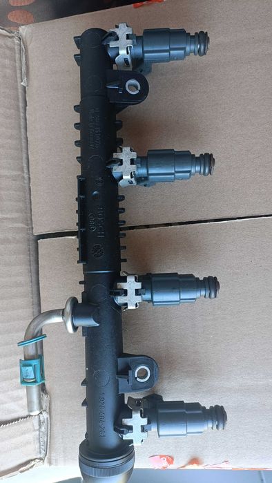 Motor de arranque e borboleta do Opel Corsa C.
