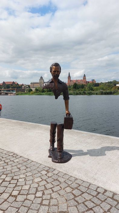 Podróżnik rzeźba z brazu h180cm replika Brunona Catalana