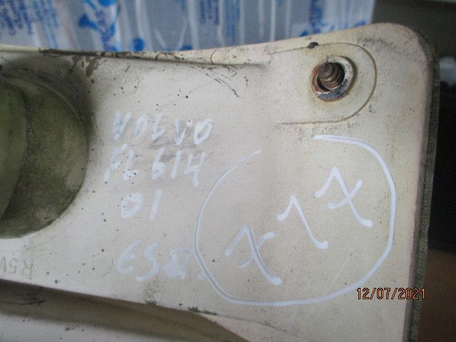 Pisca frente esquerdo VOLVO FL