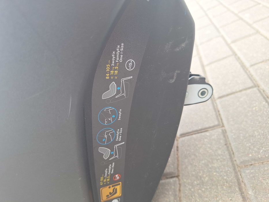 Fotelik i Nosidełko maxi cosi z bazą 2w1