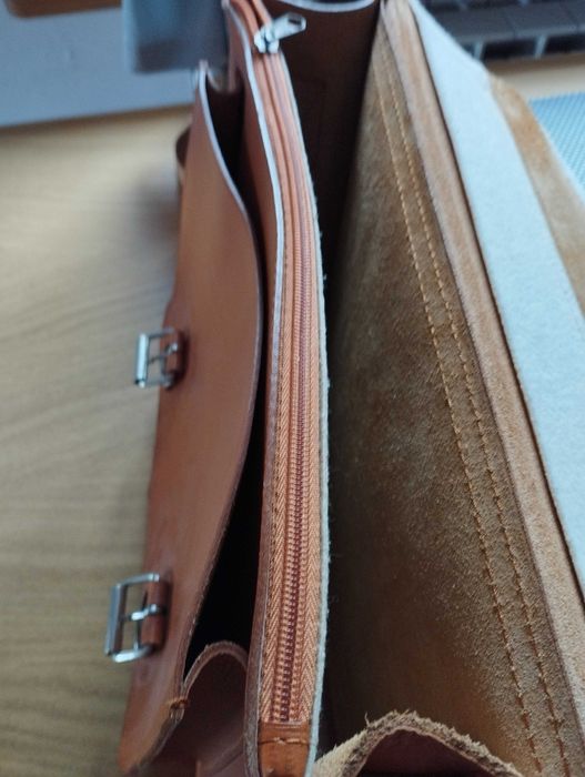 Teczka Orso Nero ze skóry juchtowej