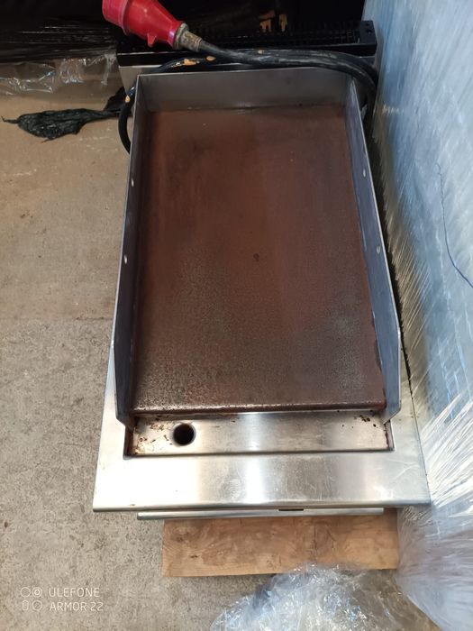 Chapa de grelhar hambúrguer 
A funcionar 
Trifásico