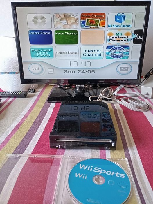 Nintendo Wii preta com 1 jogo