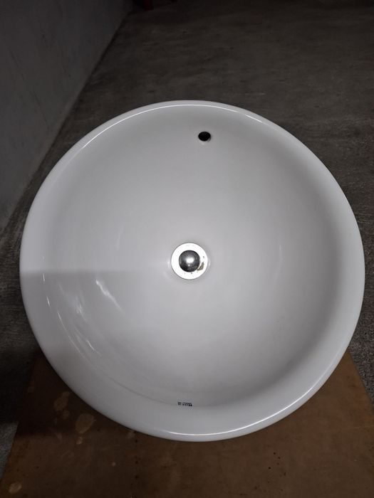 Lavatório marca ROCA de pousar para WC