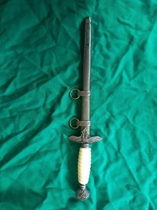 Ножни и рукоятка кортика лювтвафе.