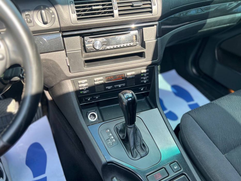 Продам BMW  523I
