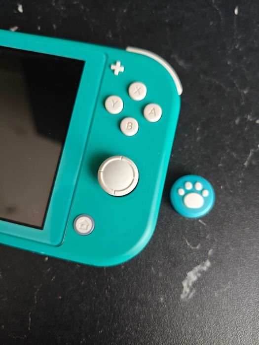 Konsola Nintendo Switch Lite + Etui + Nakładki