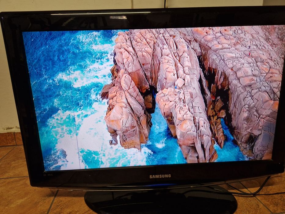Telewizor samsung  32 całe