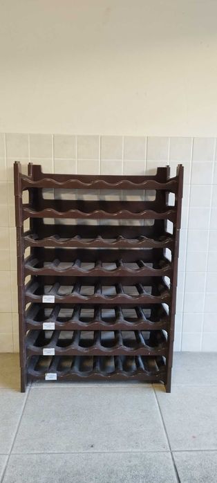 Suporte de garrafas em PVC