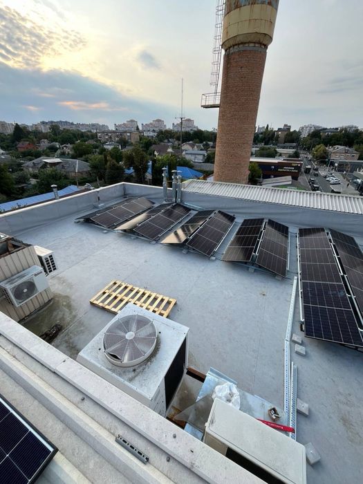 Монтаж установка сонячних панелей, гібридних інверторів солнечных