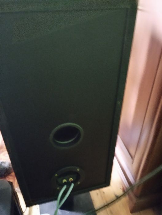 Kolumny JBL po modernizacji w inżynierii dźwięku