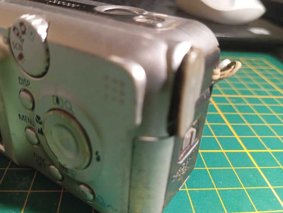 Camera: Canon PowerShot a460