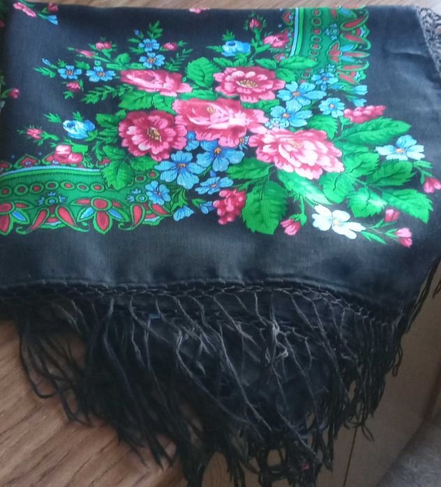 Шерстяной платок с бахромой, хустка, шаль