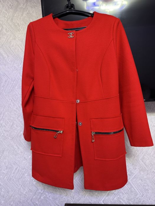 Пальто жіноче на 48