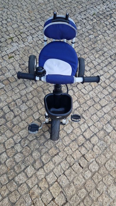 Triciclo adaptativo criança