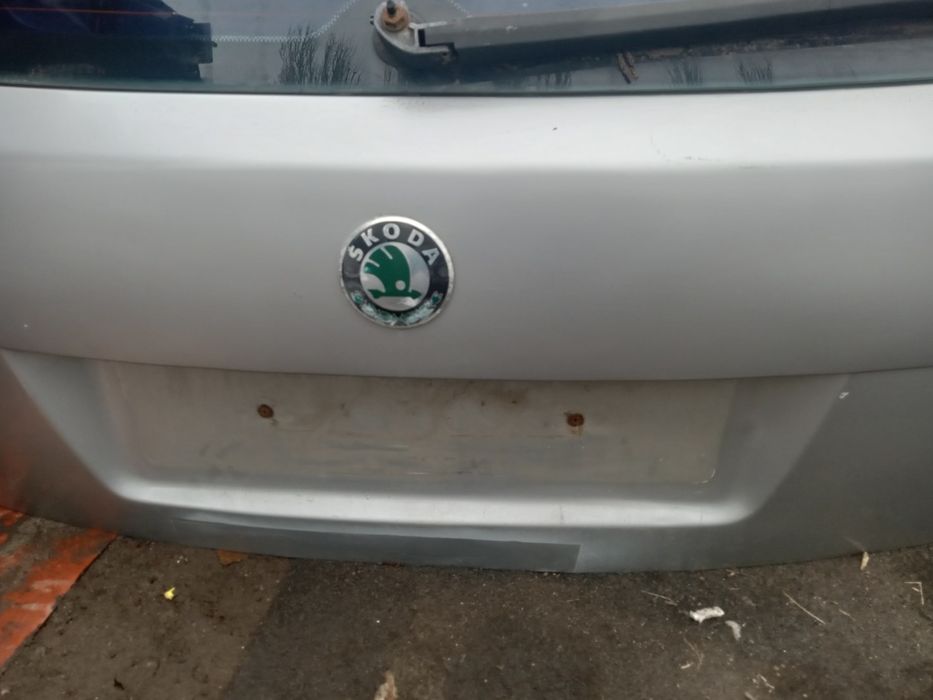 Крышка багажника на ШКОДУ ФАБИЯ хачбэк