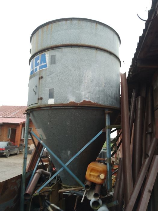 Silos około 5t pojemności