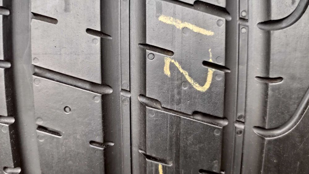 Шини 295/35R21.  Pirelli Pzero. 2023рік. Німеччина.