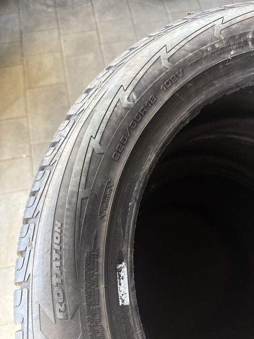 Шини резина 225/55/18 r18 Goodyear пара зимні