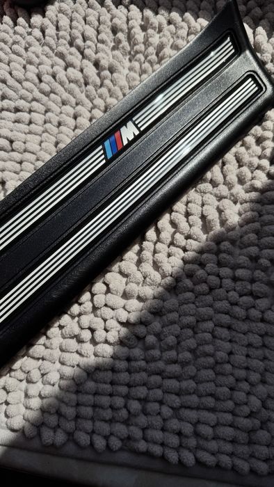 Оригінальні наклади на пороги BMW e46  М пакет седан