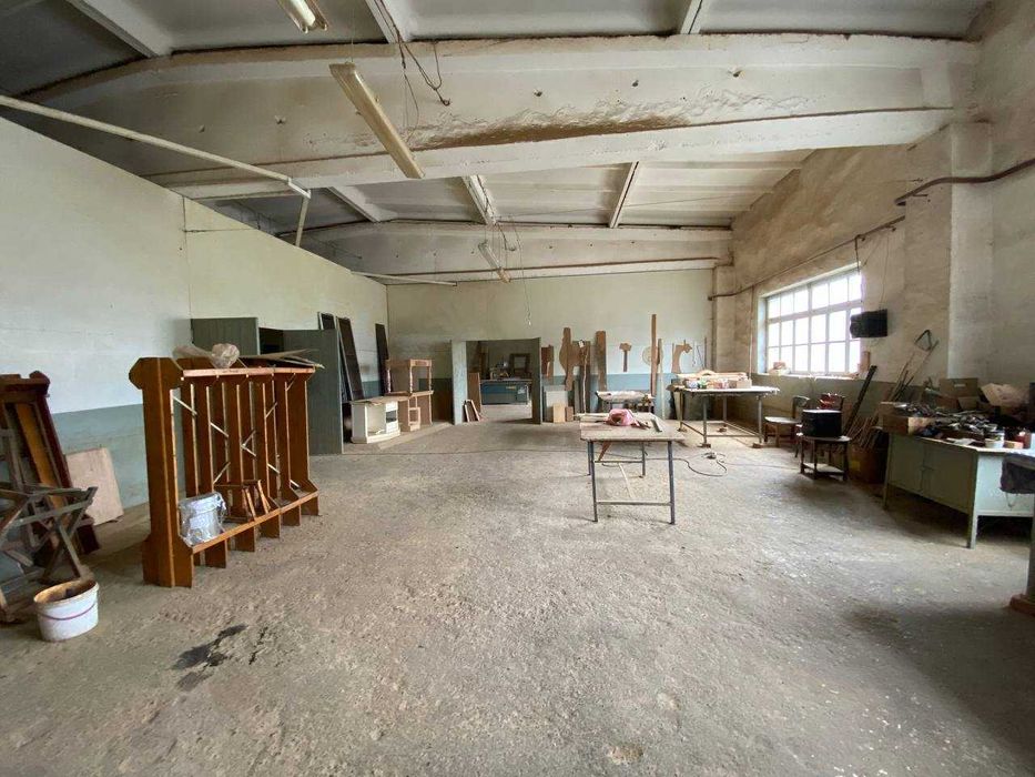Приміщення 1230 м2 та земельна ділянка 0,35 га в с. Вістова