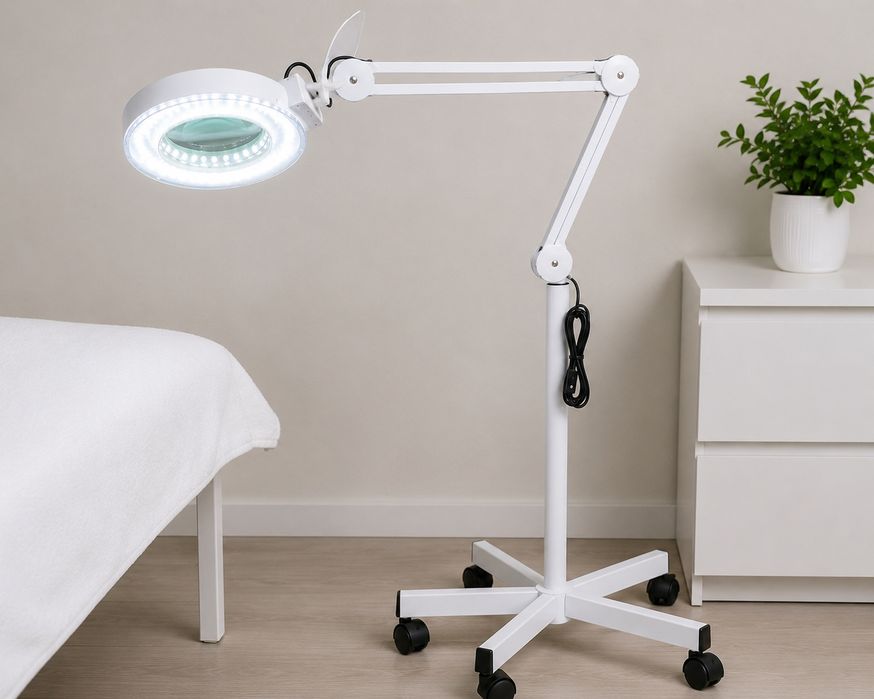 Lampa kosmetyczna stomatologiczna nowa
