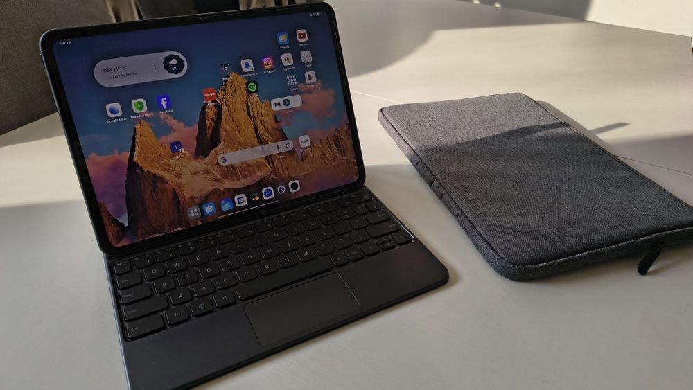 Tablet Oppo Pad 2 z klawiaturą. Wersja 8/256