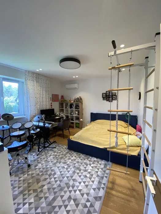 Для цінителів комфорту та тиші з дизайнерським ремонтом в лісовій Бучі