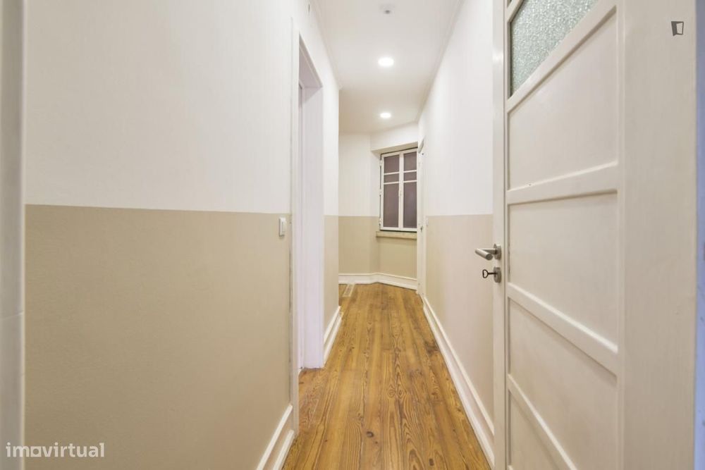 Quarto - localizado em Alameda Lisbon