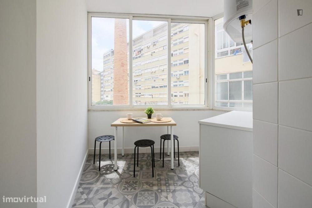 Quarto - localizado em Alvalade Lisbon