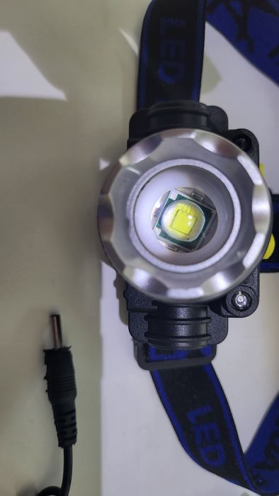 Lanterna LED com sensor de movimento