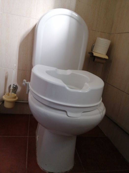 Assento sanitário elevatório /Base de sanita