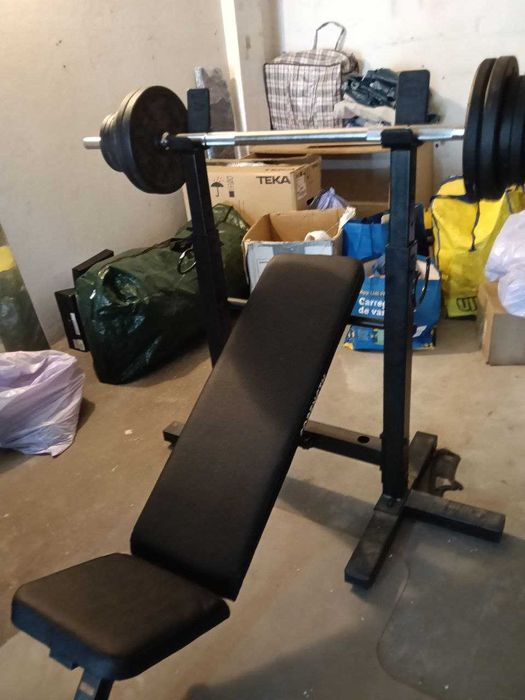Banco de musculação pequeno + barra e pesos