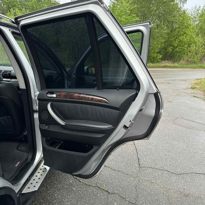 Продам BMW X5 E53 2003