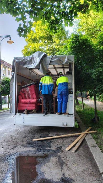 Opróżnianie mieszkań, domów piwnic,i.t.p.pod klucz