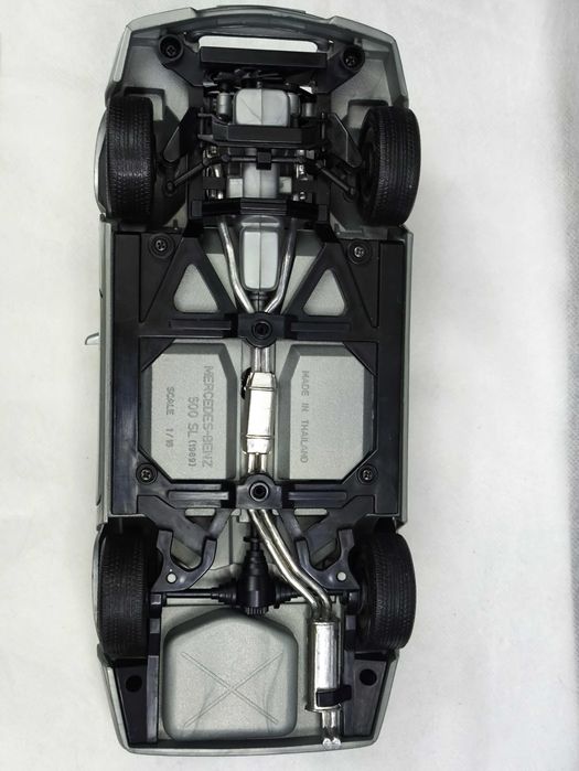 Модель Mercedes-Benz 500 SL (1989) 1/18 Maisto Grey Thailand