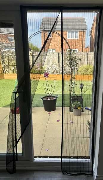 magnetyczna moskitiera 130x230 czarna