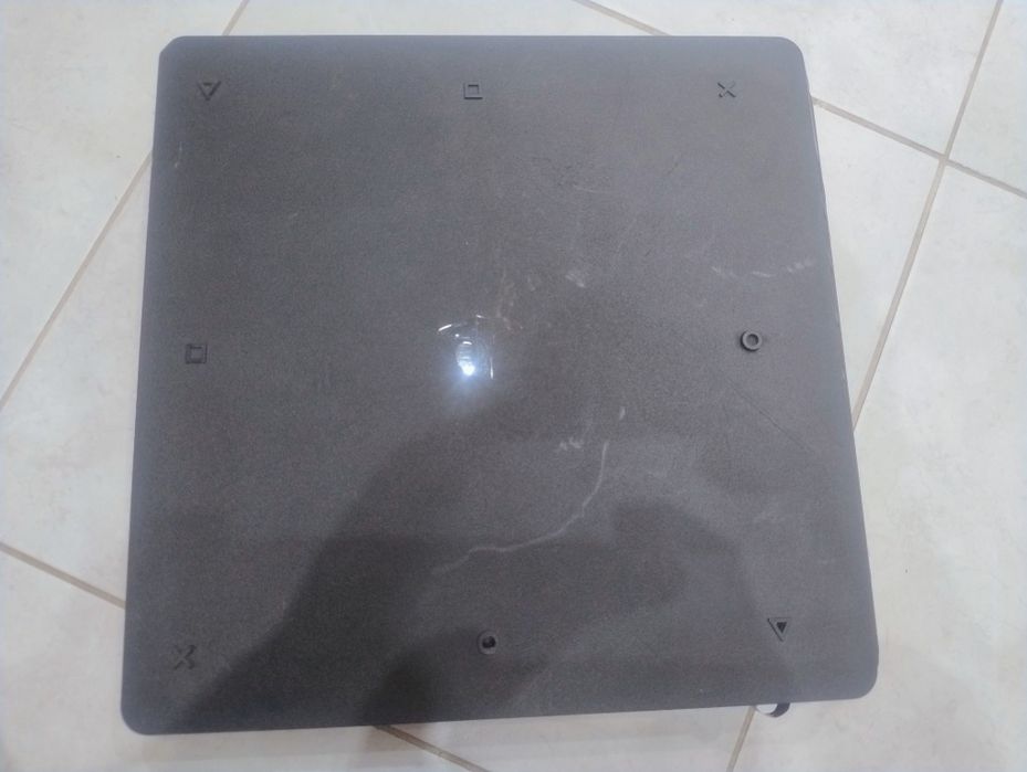 Ps 4 slim CUH-2016B