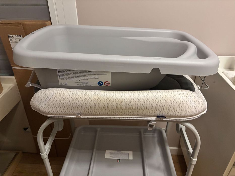 Wanienka i przewijak chicco cuddle and bubble