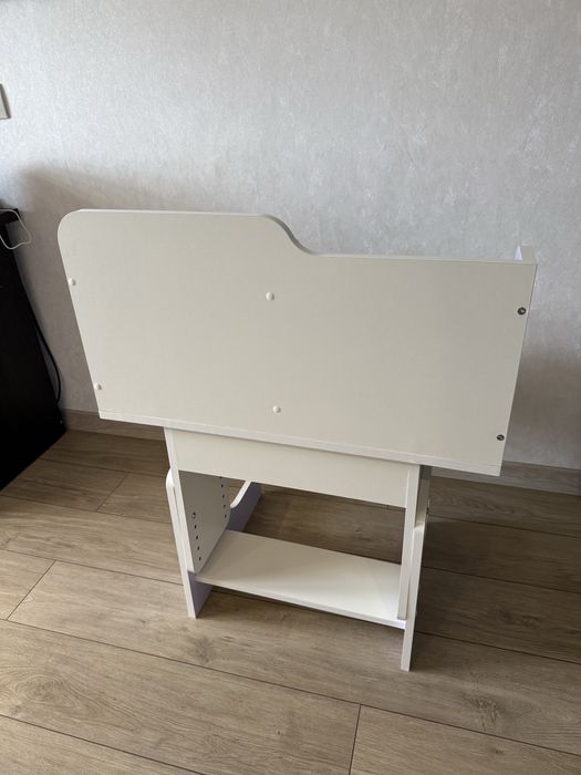 Стіл дошкільний.