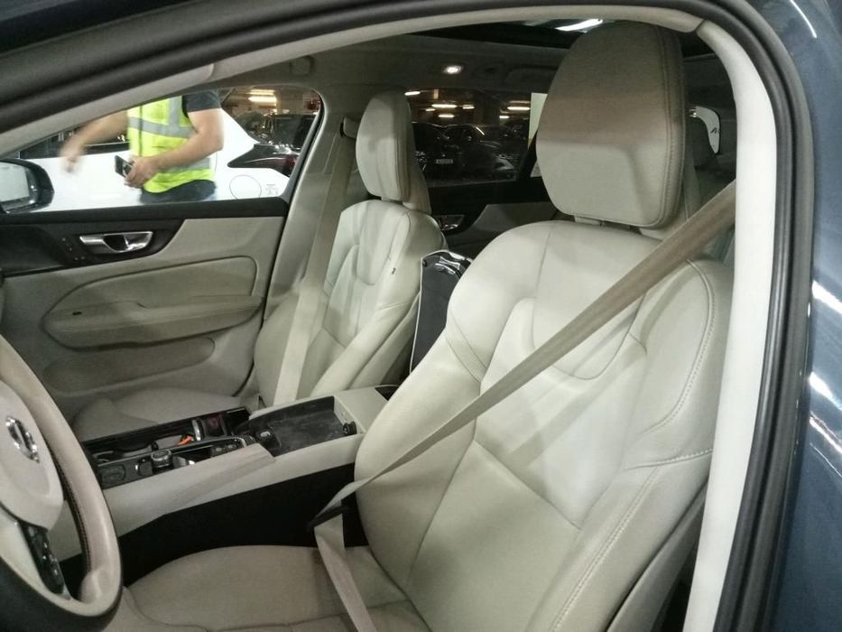 Volvo V60 2.0 T8 AWD TE Plus Bright foto 5