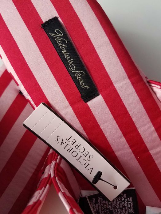 Eleganckie Kapcie  Victoria 's  Secret .