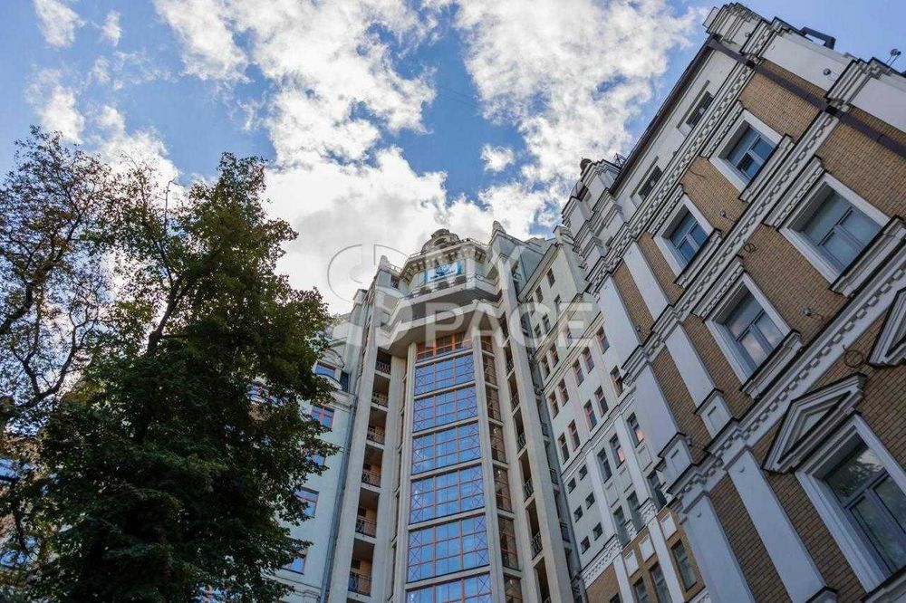 БЕЗ % Хрещатик Бесарабська пл. Офіс 215 кв.м.