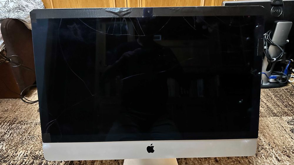 iMac 27" (2560 x 1440), Intel i7, 16GB RAM, 1TB SSD, Sequoia i Win11