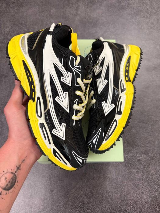 Off White Be Right Back Black Yellow