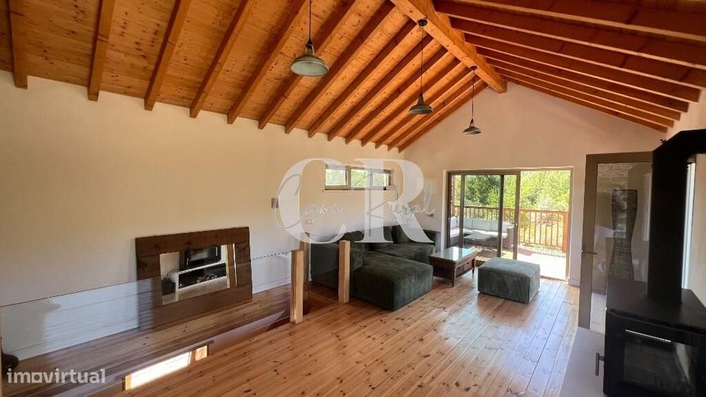 Casa de Pedra Renovada, Ruínas, Riacho, Poços e 15.570m2 de Terreno na